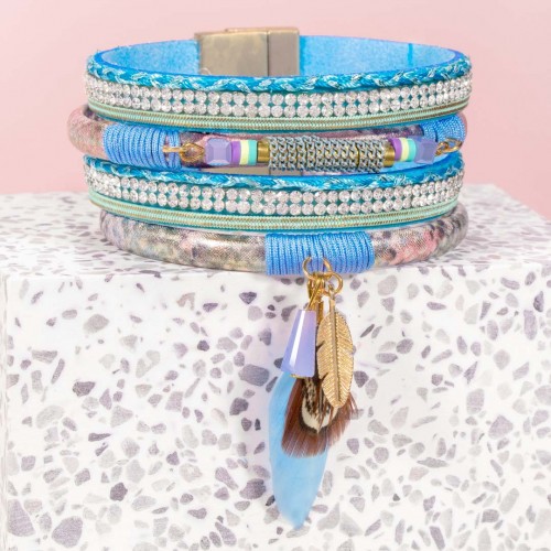 Bracelet SANDORAL Blue Gold Manchette souple Multirangs Plume ethnique amérindien Doré et Bleu Rhodium et Simili-Cuir Cristal