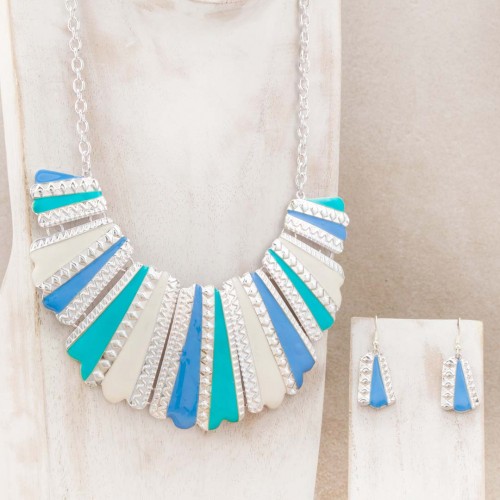 Parure MAYANE Sky Blue Silver Plastron et boucles d'oreilles pendantes Ethnique Argent et Bleu Ciel Rhodium Cristal et émaux