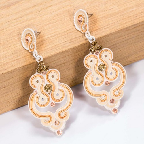 Boucles d'oreilles ASTRAEL Beige Silver Pendantes ajourées Romantique Argent et Beige Rhodium Cristal et émaux