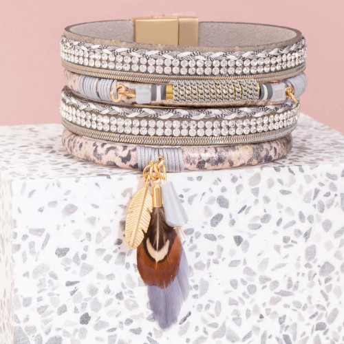 Bracelet SANDORAL Grey Gold Manchette souple Multirangs Plume ethnique amérindien Doré Gris Rhodium Simili-Cuir Cristal Plumes