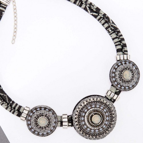 Collier TRISSUNCIO BLACK SILVER Black Silver Plastron tryptique Ethnique africain Argent et Noir Rhodium Cristal et Tissage