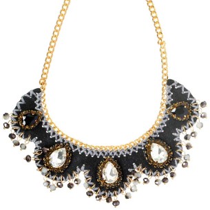 Collier MONARKIA Black Gold Plastron pavé Ethnique Doré et Noir Laiton doré à l'or fin et Cuir Cristaux sertis